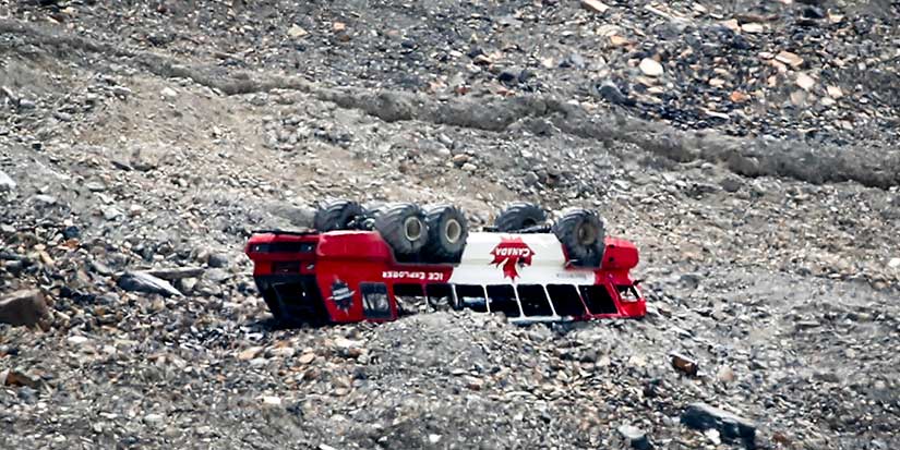 Tour bus had brake problems before deadly rollover at Columbia Icefield