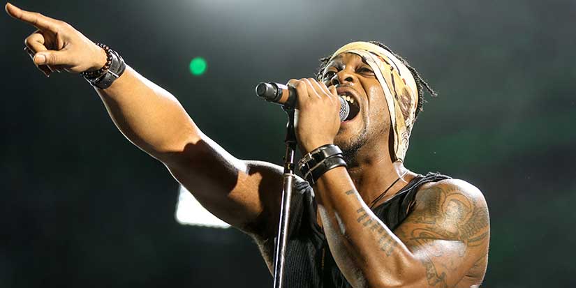 Jamie Foxx, Maxwell, Jill Scott, Flea, Doja Cat and more react to the death of D'Angelo
