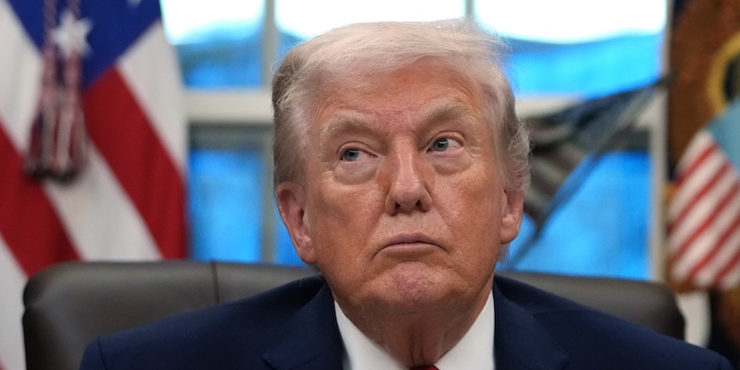 Trump threatens tariffs, decertification on Canadian-made aircraft