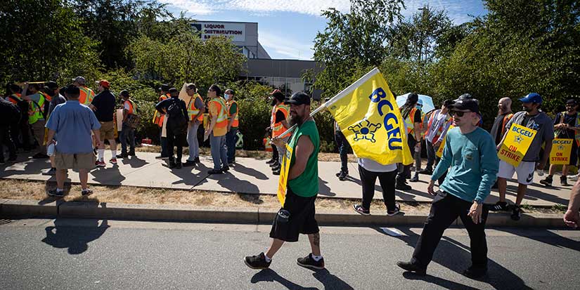 B.C. public service staff launch picket lines after strike deadline expires