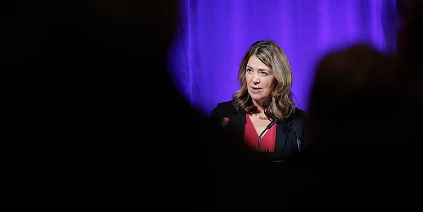 Report into Alberta Health Services contracts finds conflicts widely known