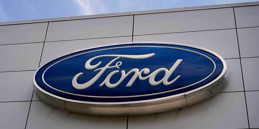 Ford recalls more than 355,000 pickup trucks over instrument display failure on the dashboard