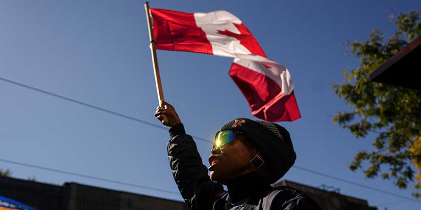 Canada Post tables new offers to striking postal workers