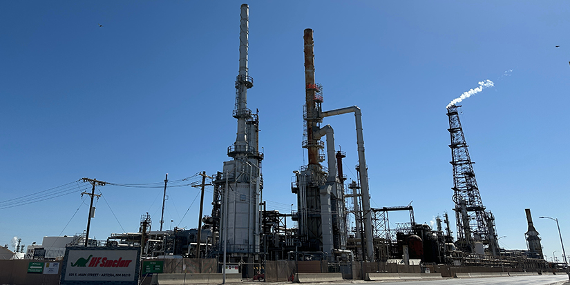 Explosion at New Mexico oil refinery sends thick smoke across Artesia