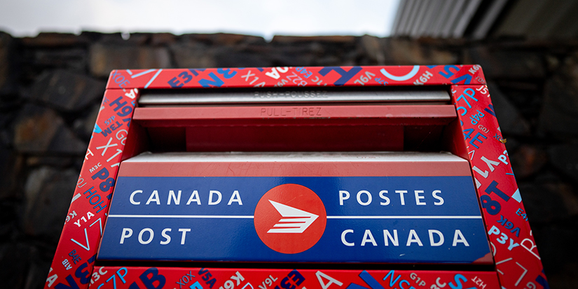 Canada Post cutting management jobs as part of restructuring