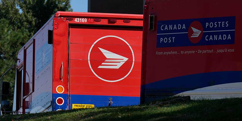 Striking union accuses Ottawa, Canada Post of working to 'dismantle' postal service