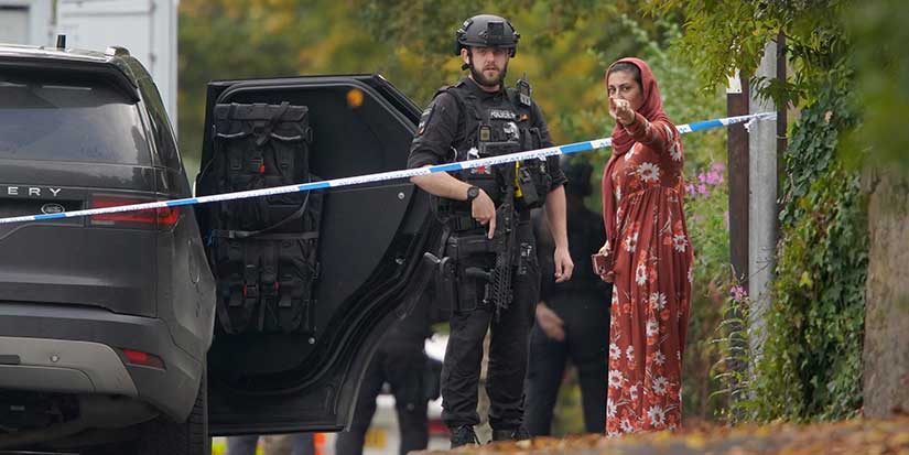 Man kills 2 and wounds 4 in car ramming and stabbing at English synagogue on Jewish holy day